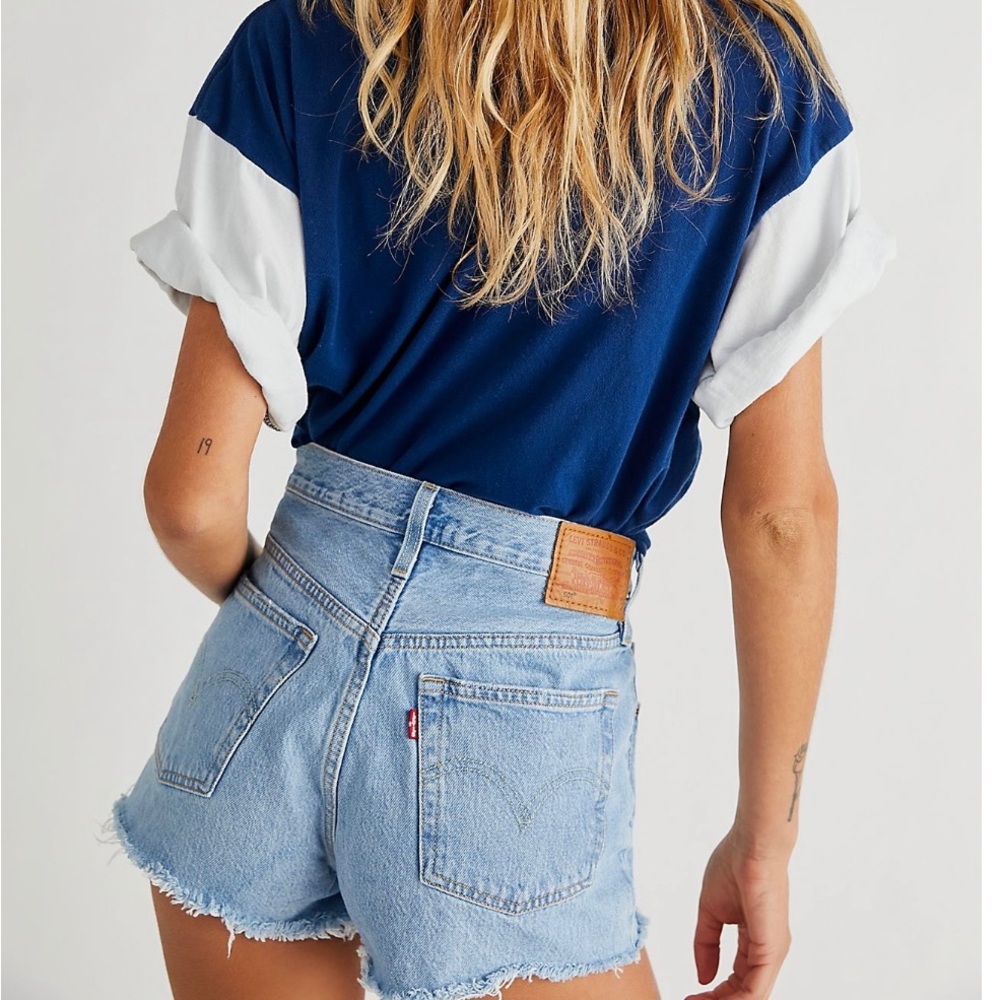 Levi’s® 501 High-Waisted Denim Short Luxor Heat - 29